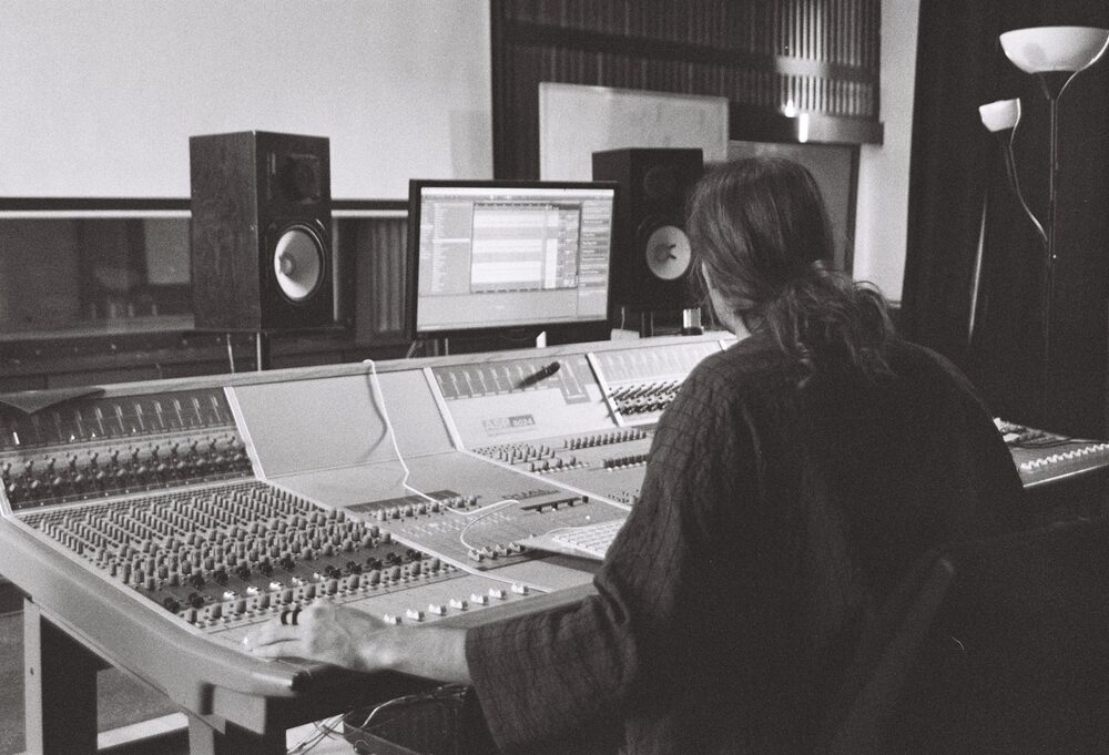 Monom, engineer at the ASP mixing console